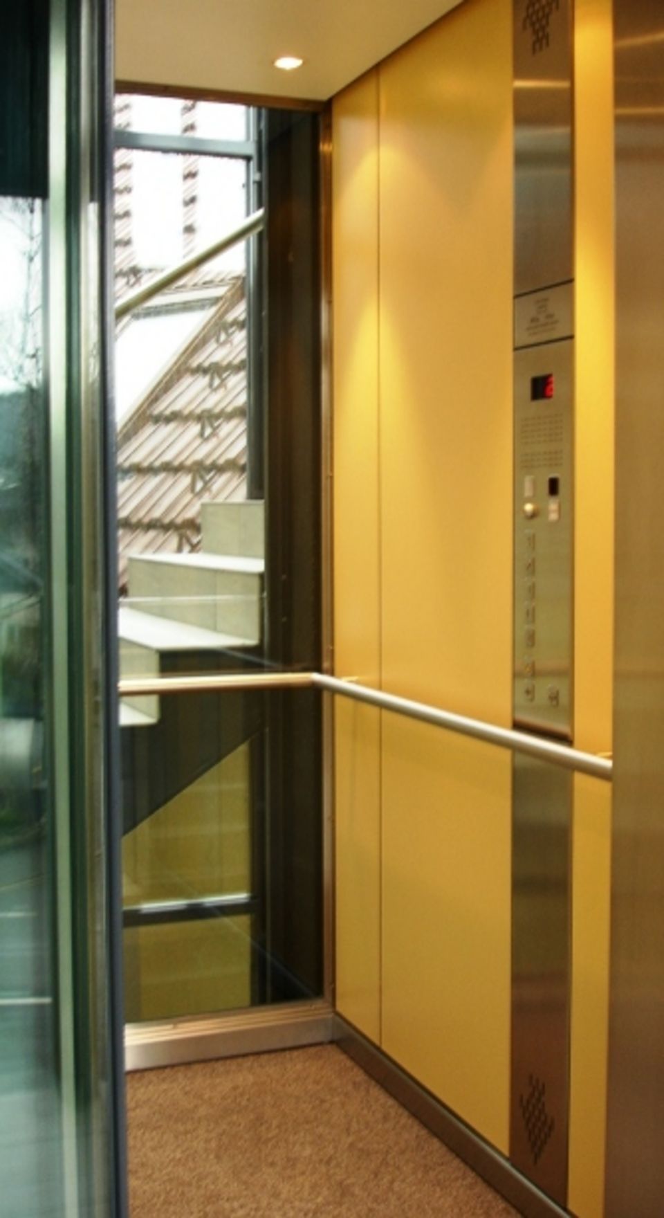 Kabine verglast | Lüthi-Aufzüge AG